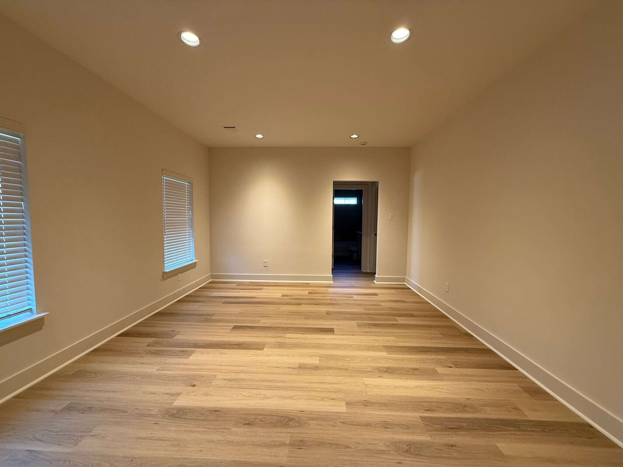 Building Photo - 104 Kirkland St