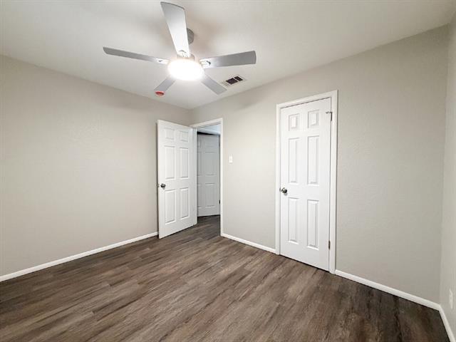 Building Photo - 549 NW Hillery St