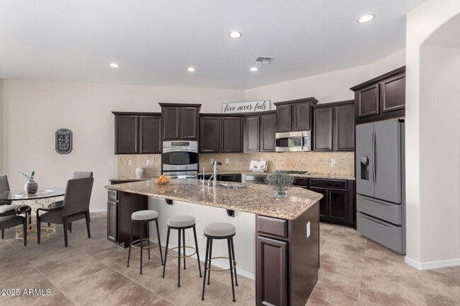 Building Photo - Stunning 4 bedroom, 3 bathroom home in the desirable community of Avian Trails!!