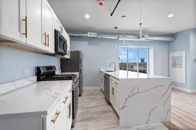 Building Photo - 9865 W Roosevelt Rd