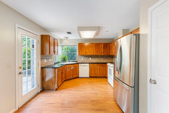 Building Photo - 207 N Dreamweaver Cir