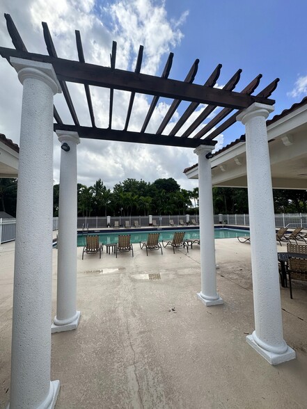Building Photo - 3606 NW 29th Ct