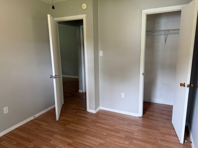 Building Photo - 135 McLin Ln