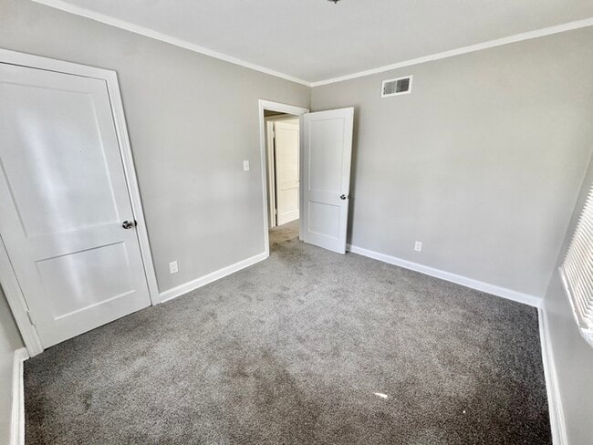 Building Photo - 3452 Dunn Ave