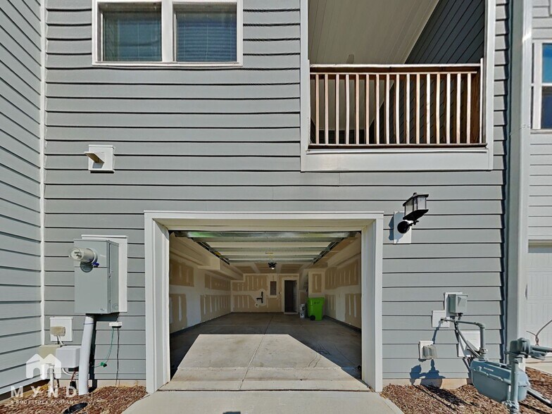 Building Photo - 6043 Kayton St