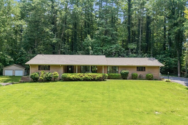 Building Photo - 102 Arbor Ln