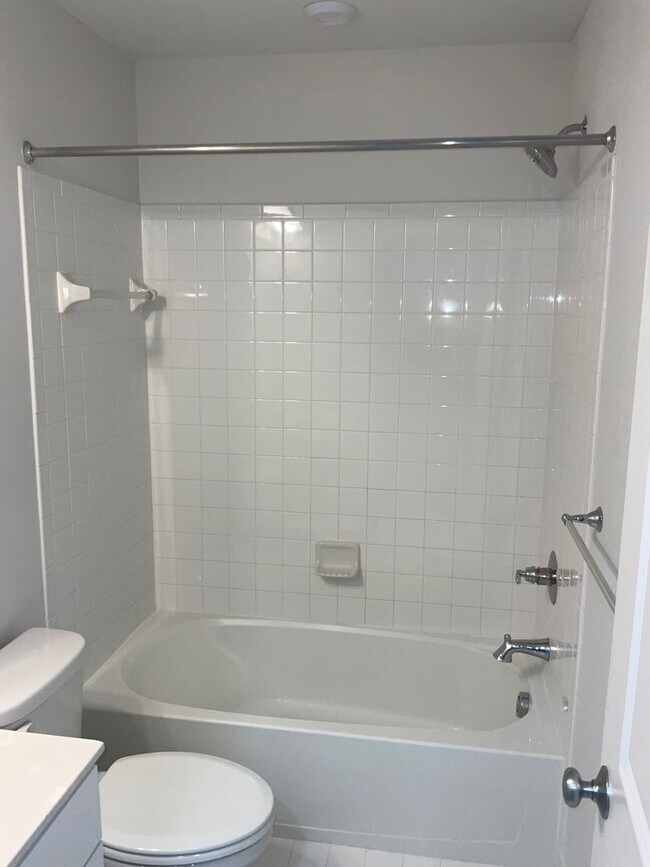 Building Photo - Beautiful 4BR 3.5BA 3 level townhome with 2 car attached garage located in the Cabin Branch Commu...