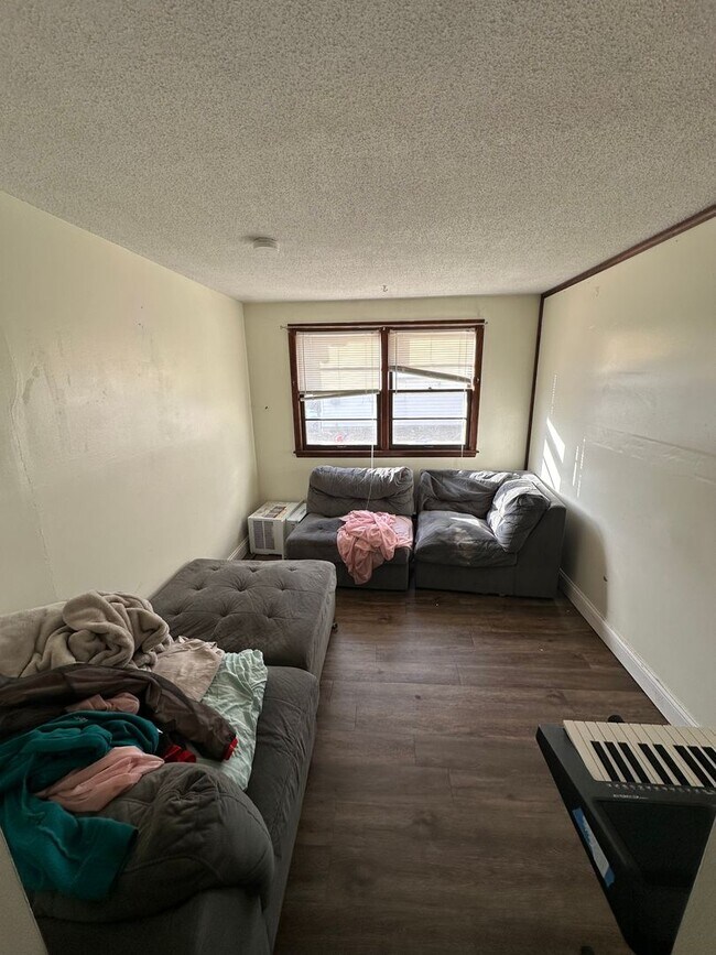 Building Photo - 3 Bed, 1.5 Bath Home in Prime Columbia Heights Location