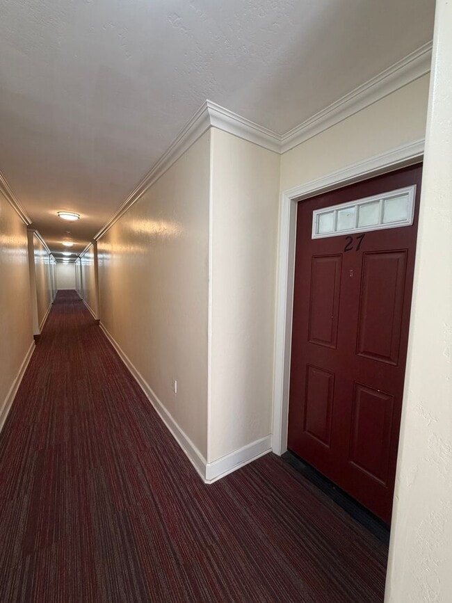 Building Photo - Beautiful 1BD w/ Reserved Parking and Laundry On-Site in Pacific Beach!