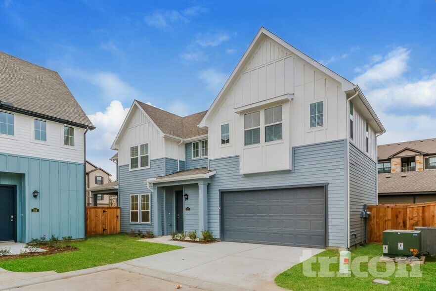 Primary Photo - 9835 Willow Creek Commerce Dr