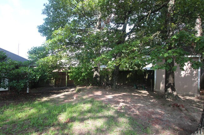 Building Photo - Stunning 4 Bedroom in Tyler! Available in ...