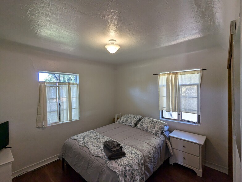 Building Photo - 250 N 17th St