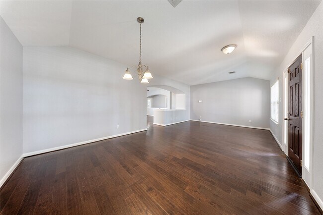 Building Photo - 2219 Rocky Hollow Ln