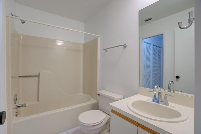 Building Photo - 8291 SE Croft Cir
