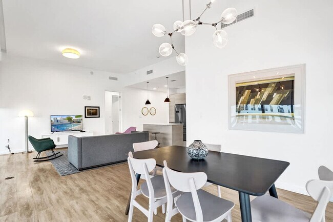 Building Photo - 1220 17th St