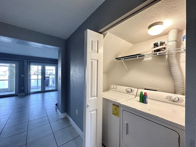 Building Photo - 1350 Mediterranean Dr
