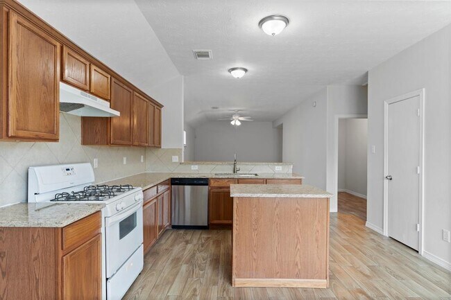 Building Photo - 5041 Willow Point Dr