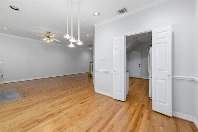 Building Photo - 6714 Montclair Dr