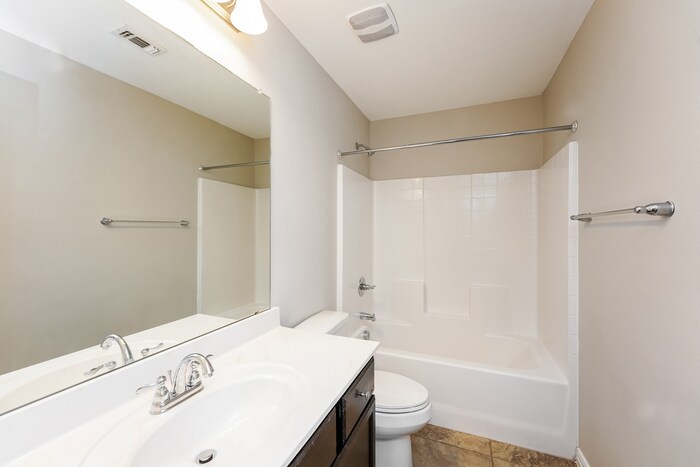 Building Photo - 221 Jennie Marie Cir