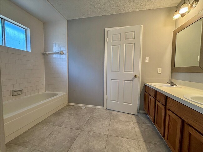 Building Photo - 23 Rockfern Rd