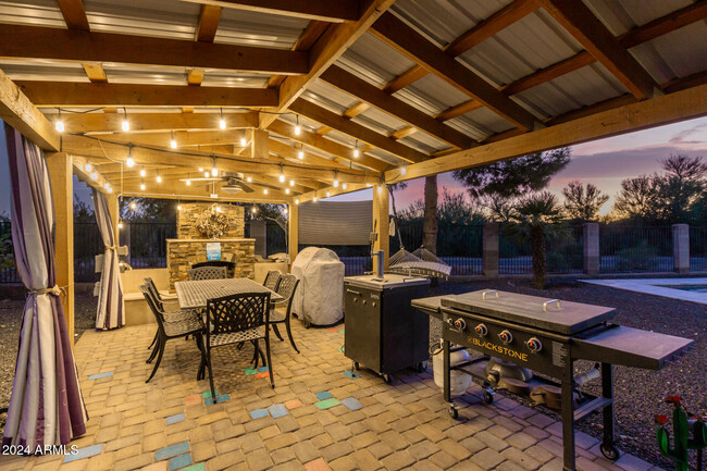 Building Photo - 20475 E Palomino Dr