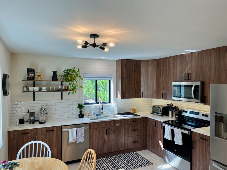 Building Photo - 2754 N Prospect St