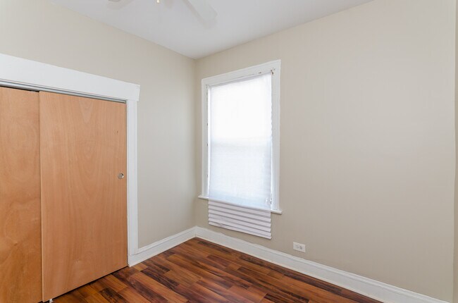 Building Photo - 10645 S May St