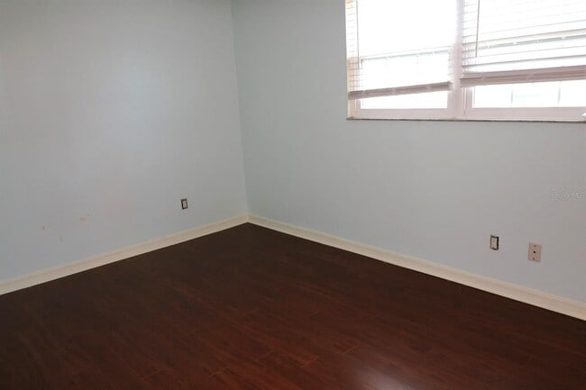 Building Photo - 5712 Townhouse Dr