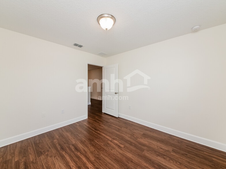 Building Photo - 4659 Reisswood Lp