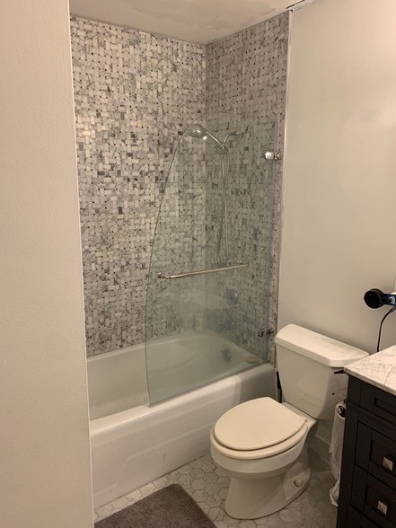 Master Bathroom - 19 1st St S