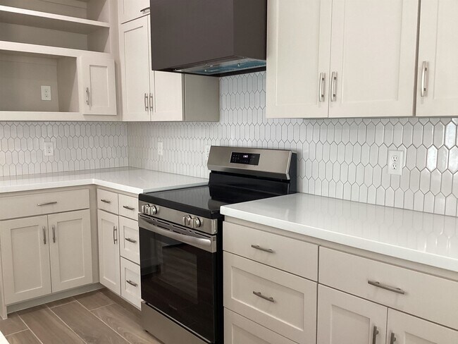 Building Photo - 601 Cata Dr