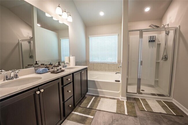 Building Photo - 454 Burgundy Terrace SE