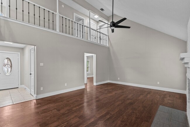 Building Photo - 1107 Londonderry Ave