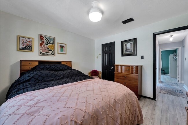 Building Photo - 116 W White Willow Cir
