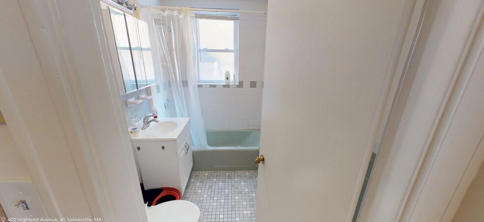 Building Photo - 388 Highland Ave