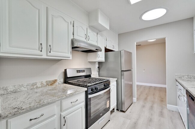 Building Photo - FOR RENT – Beautifully Updated 4 Bed / 3 Bath Home in Prime Santa Clara Location (NVIDIA)