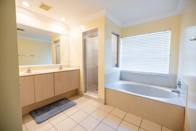 Building Photo - 4462 Lake Tahoe Cir