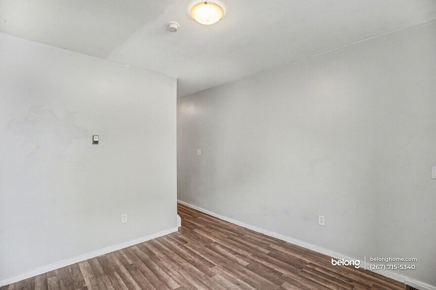 Building Photo - 126 W Elm St