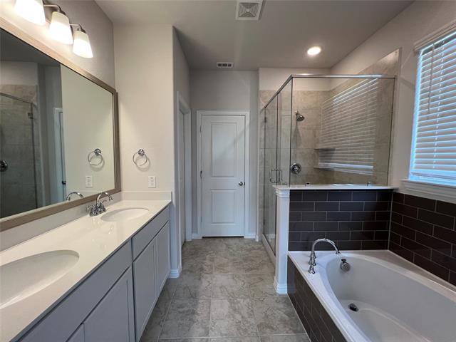 Building Photo - 717 Parkside Dr