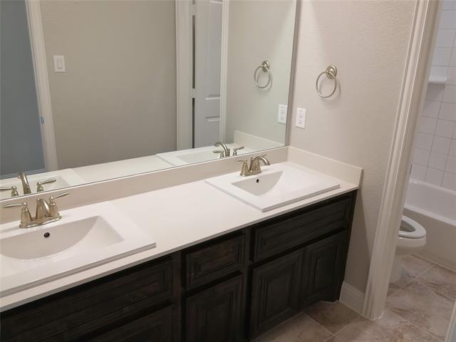 Building Photo - 811 Knox Dr