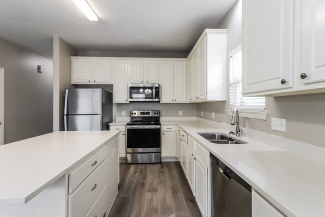 Building Photo - 10110 Berrybriar Ln