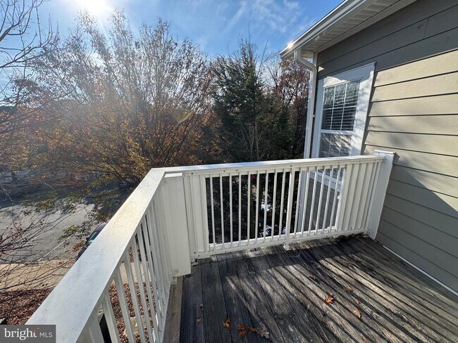 Building Photo - 1716 Lake Shore Crest Dr