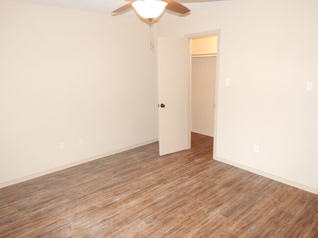 Building Photo - Whitehouse ISD - Beautiful 3 Bedroom, 2 Ba...