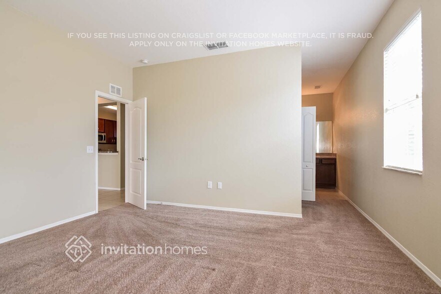 Building Photo - 6530 Evergreen Park Dr