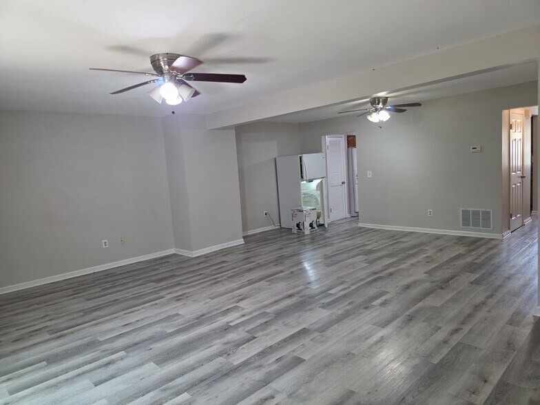 Building Photo - 2803 Kent Pl