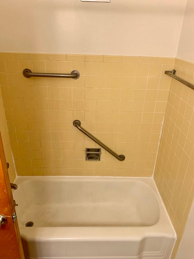 Bathroom - 2700 Alki Ave SW