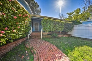 Building Photo - 2139 Torrey Pines Rd