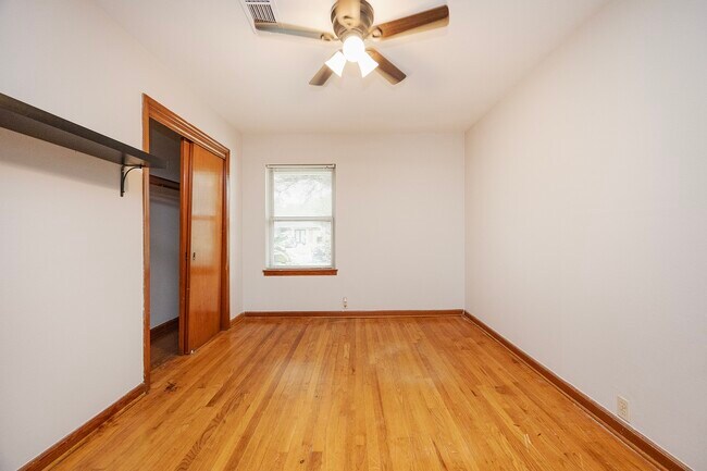 Building Photo - 1018 W 31st St