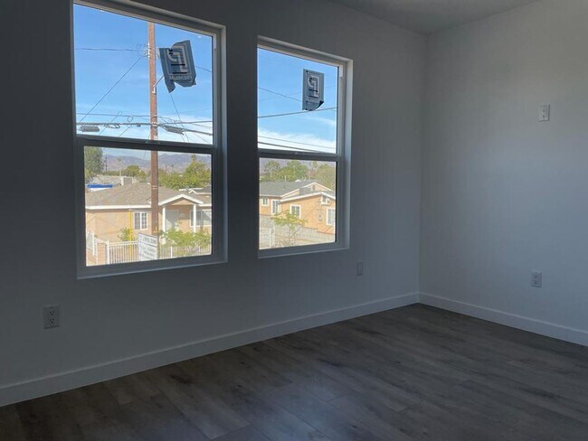 Building Photo - 11648 Arminta St