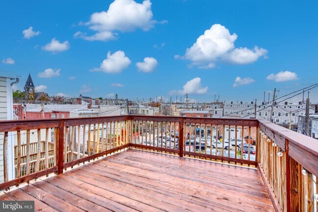 Building Photo - 1730 E Chase St